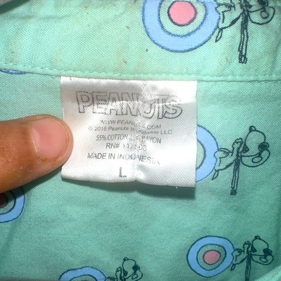 Peanuts “Snoopy” full graphic button up dress shirt Art to Wear style - Picture 4 of 5